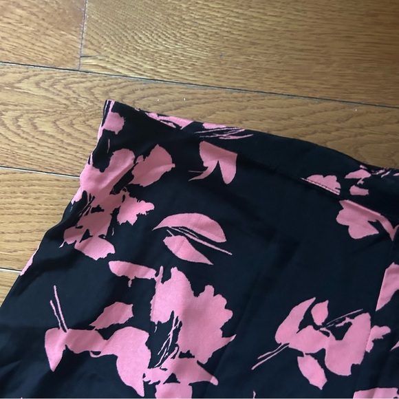 SHEIN Black and Pink Floral Wide-Leg Pants - Picture 3 of 6